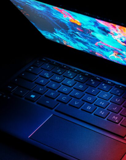 Illustrative laptop reference image; not verified as the exact HP OmniBook X Flip model